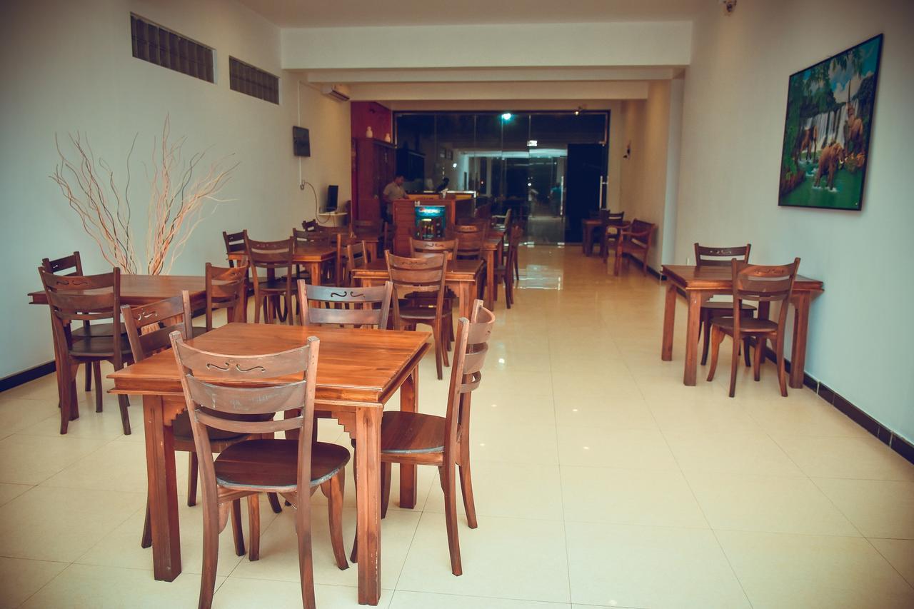 Zendara Hotel Negombo Exterior photo